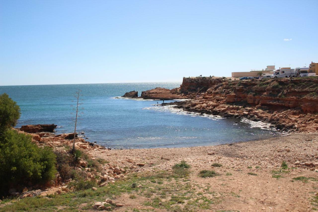 Bungalow Frente Al Mar Torrevieja Bagian luar foto