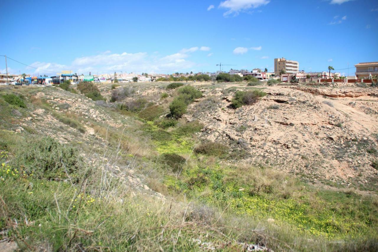 Bungalow Frente Al Mar Torrevieja Bagian luar foto